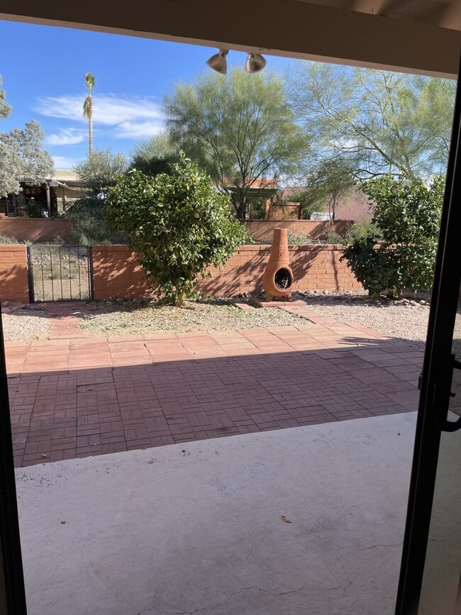 Building Photo - 230 N Calle Acuarela