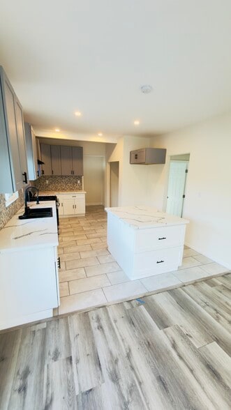 Building Photo - 1162 E 46th St