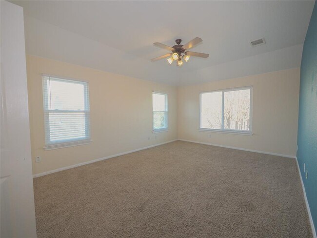 Building Photo - 324 Hidden Brook Ln