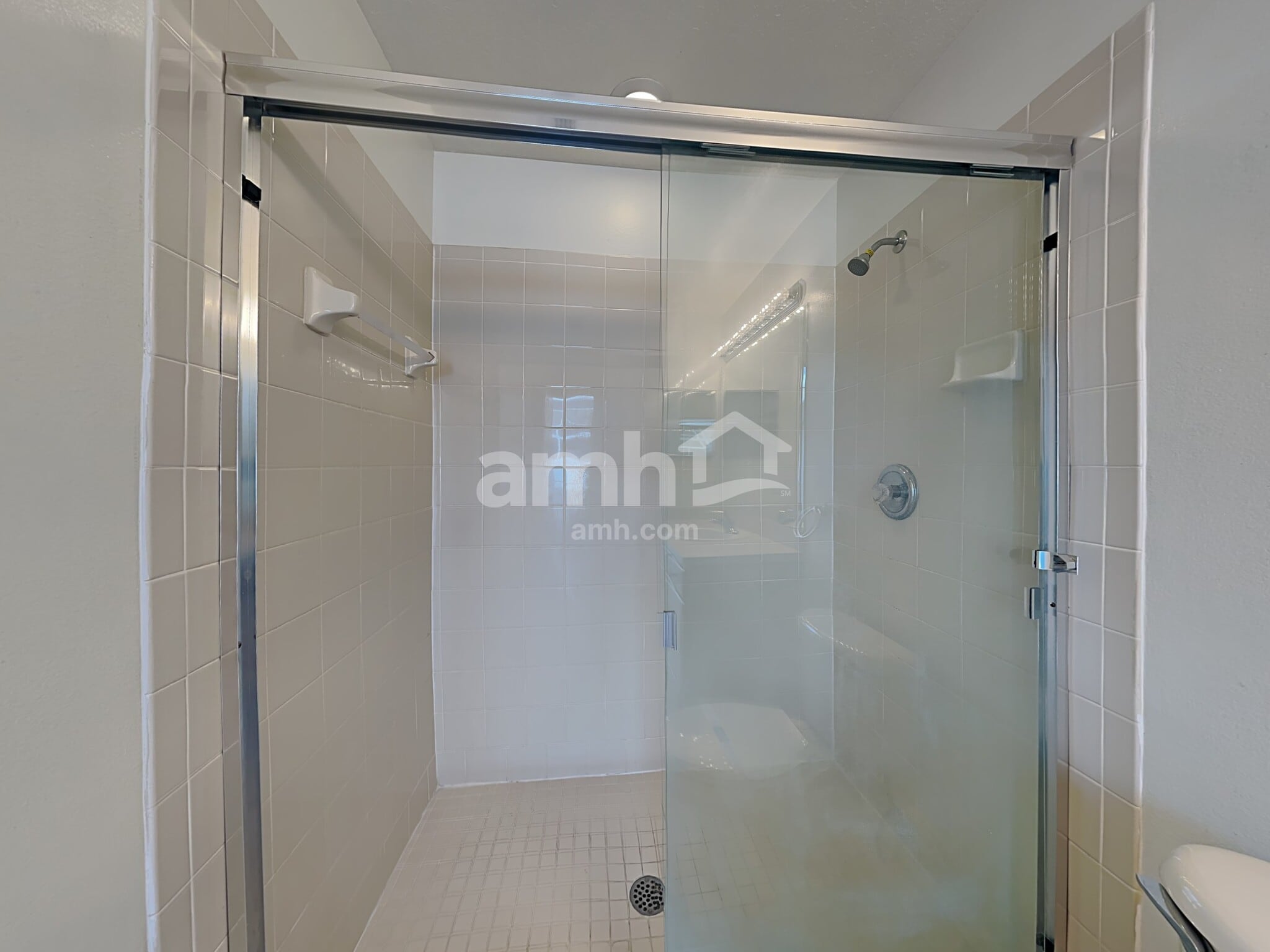 Building Photo - 1144 Jaybee Ave