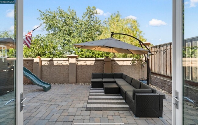 Building Photo - 110 Elworthy Ranch Dr