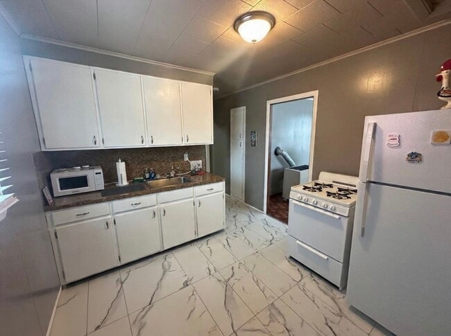 Building Photo - 207 Morgan St