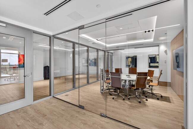 Building Photo - 220 Lake Shore Dr