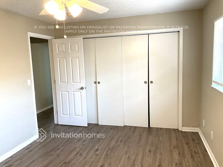 Building Photo - 2989 Kenilwick Dr S