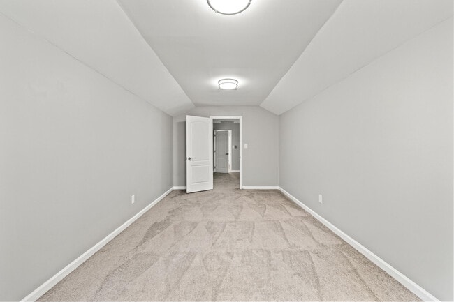 Building Photo - 2152 Sallee Dr