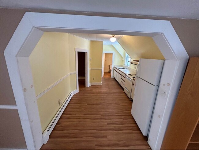 Building Photo - 323 Pine St