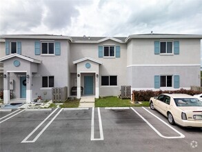 Building Photo - 448 NW 12th Pl
