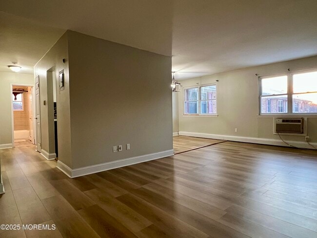 Building Photo - 12 Manchester Ct