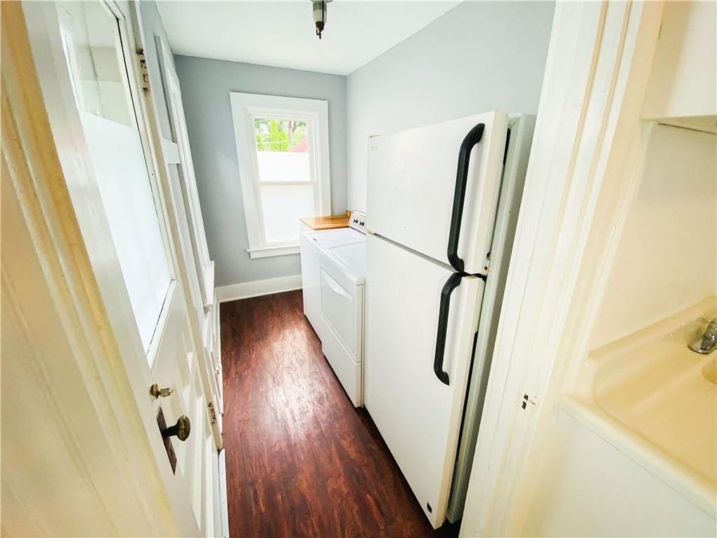 Building Photo - 222 Sanford St