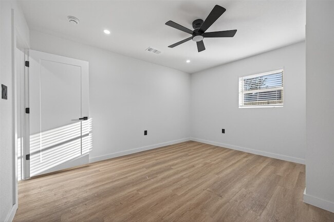 Building Photo - 6621 Jason St