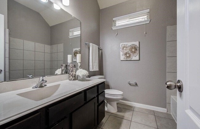 Building Photo - 17622 Quiet Shores Dr
