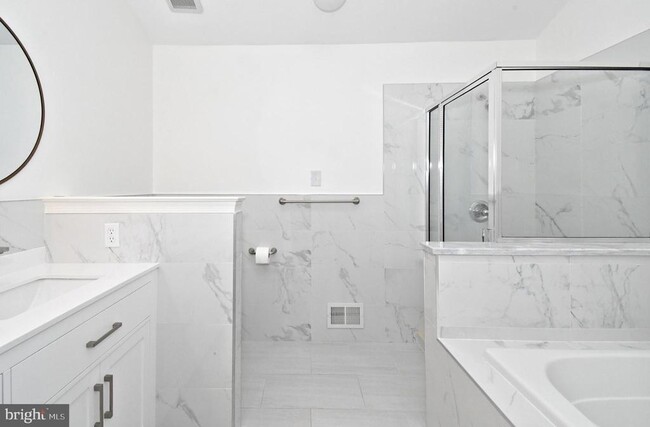 Building Photo - 604 Ascot Ct