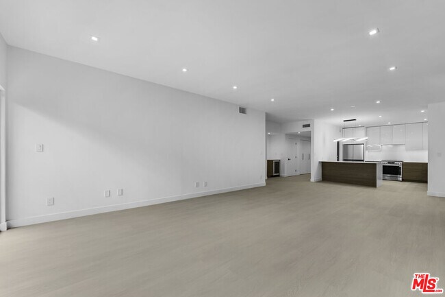 Building Photo - 10630 Wilkins Ave