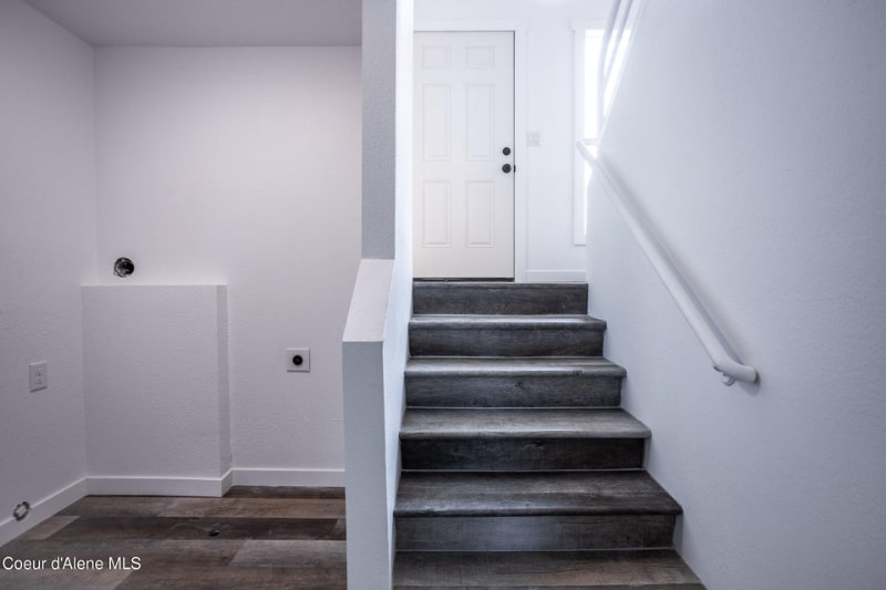 Building Photo - 919 E Spruce Ave