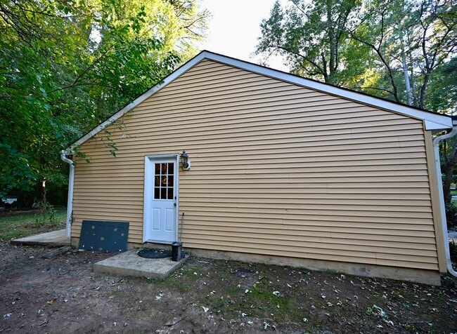 Building Photo - For Rent: Beautiful 3-Bedroom Home in Durh...