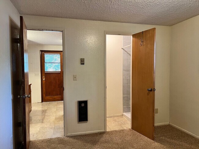 Building Photo - 38355-38385 Weirich Dr