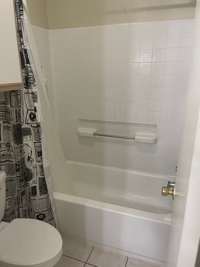 Building Photo - College Station - 4 Bedroom / 2.5 Bath / 2...