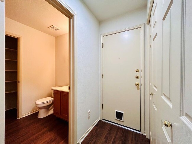Building Photo - 2909 Lagerway Cove
