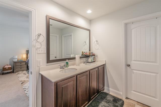 Building Photo - 5544 Crawford Dr