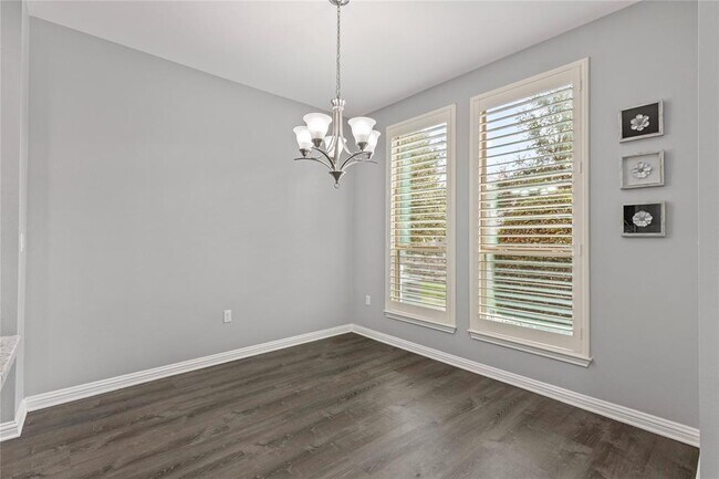 Building Photo - 13800 Lyndhurst St