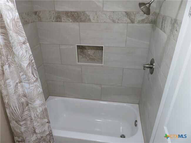 Building Photo - 1339 Mockingbird Ln