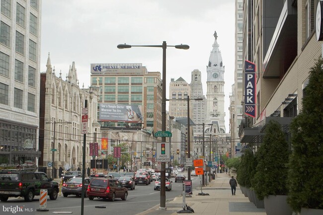 Building Photo - 1422 Callowhill St