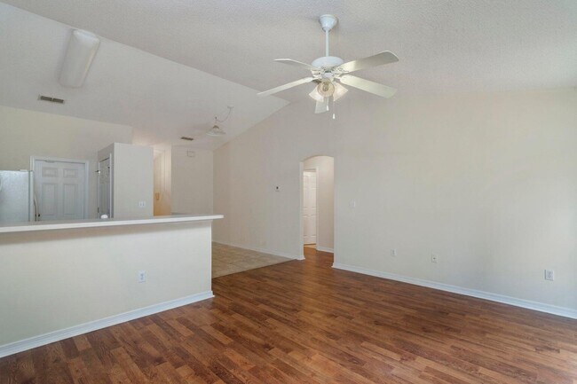 Building Photo - 168 Cabana Way