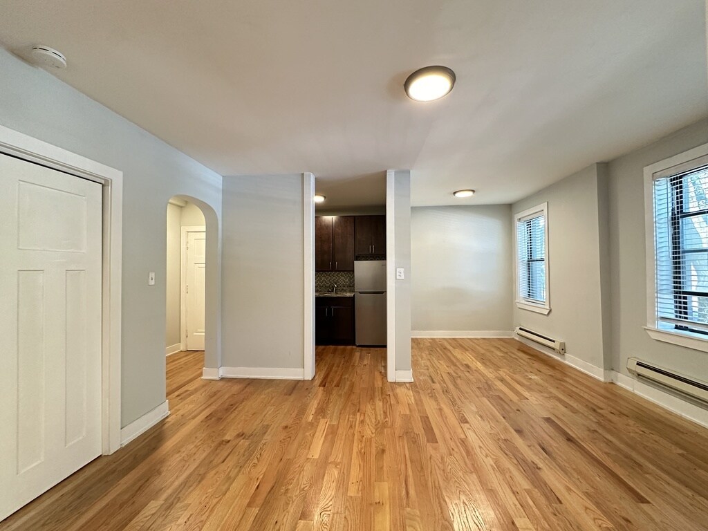 Building Photo - 4530 N Damen Ave