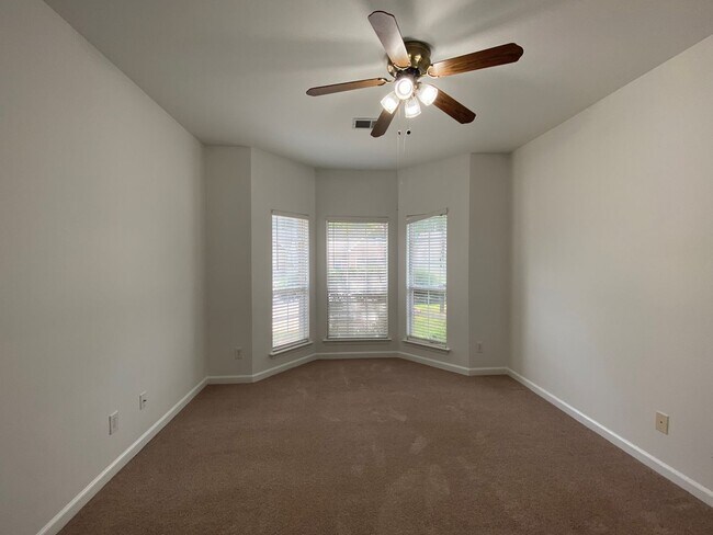 Building Photo - Home for rent in Hoover!!!! Available to V...