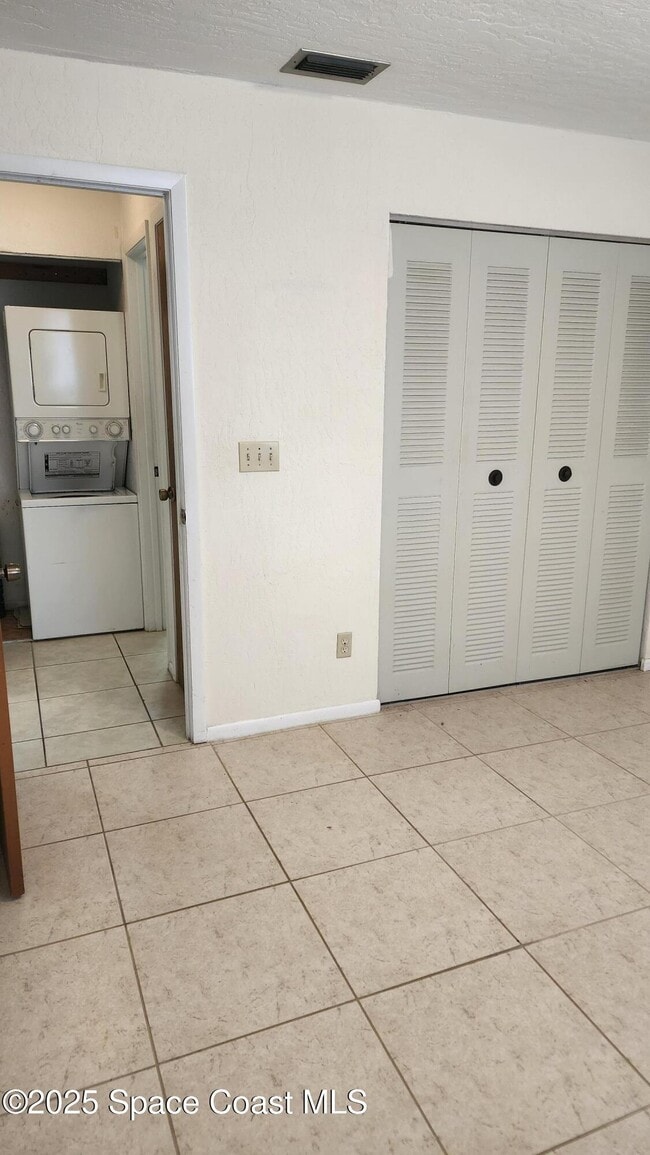 Building Photo - 1708 University Ln