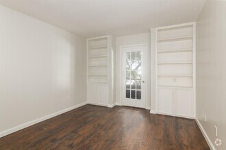 Building Photo - 10555 Turtlewood Ct