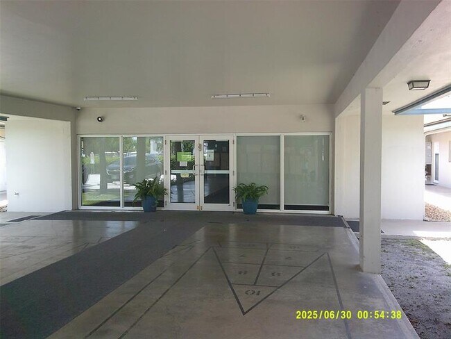 Building Photo - 5800 Margate Blvd