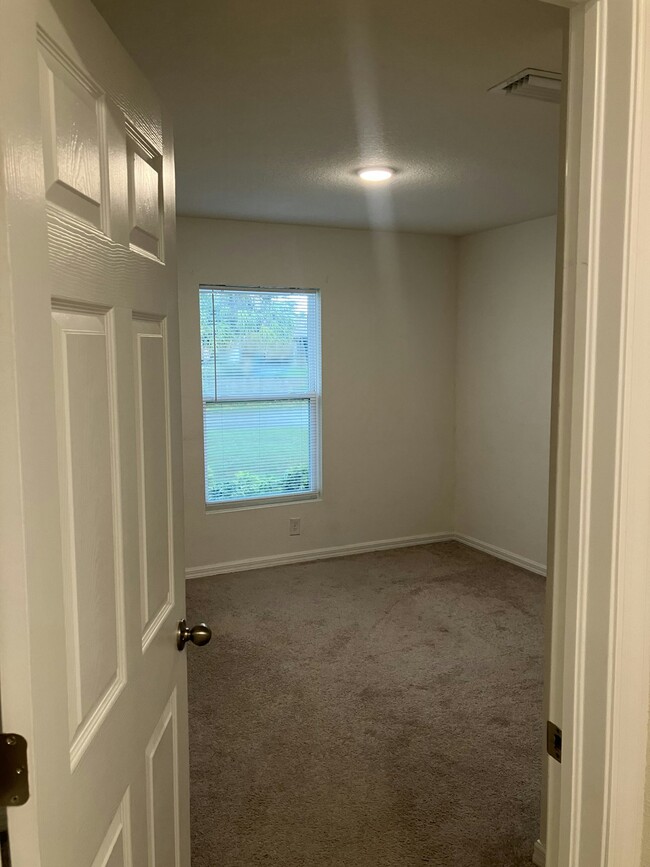 Building Photo - 4281 Golfair Ln