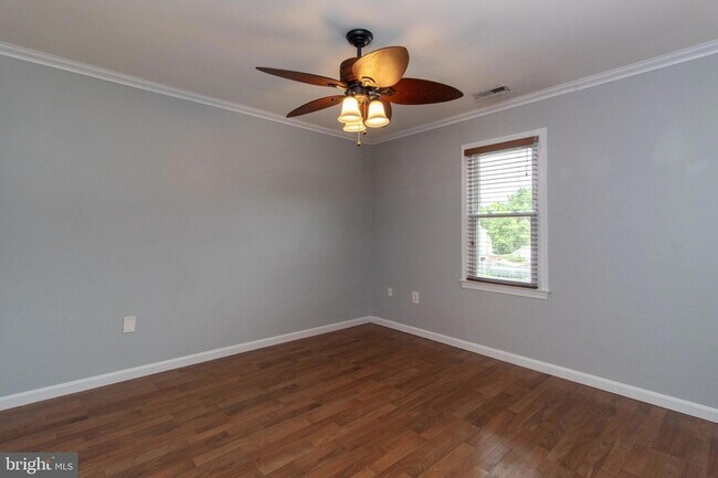 Building Photo - 1036 Hyde Park Dr