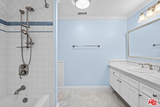 Building Photo - 30604 Sicomoro Dr