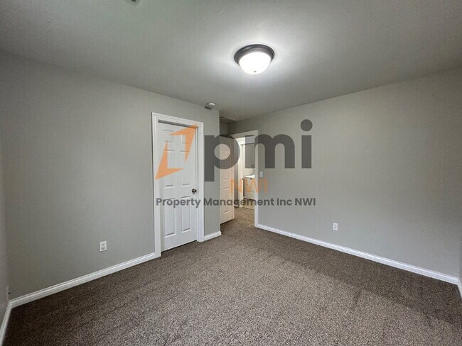 Building Photo - 4000 Silhavy Rd