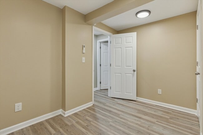 Building Photo - 39 W Front St