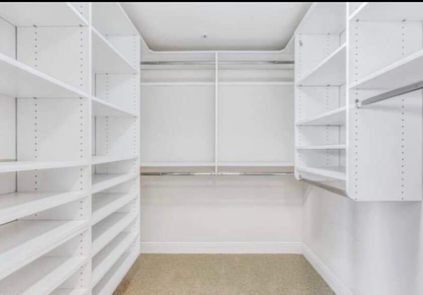 Building Photo - 1001 Arbor Lake Dr