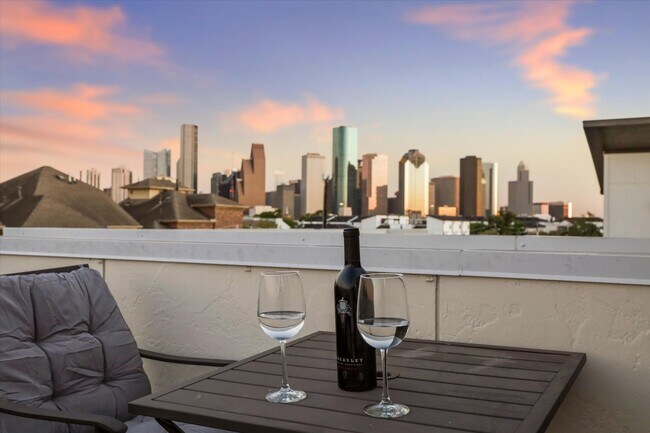 Building Photo - 1717 Silver St