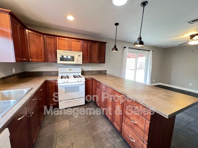 Building Photo - 3931 Genine Dr