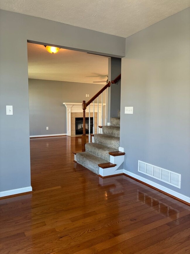 Building Photo - **ELIZABETHTOWN INDEPENDENT SCHOOL DISTRICT**