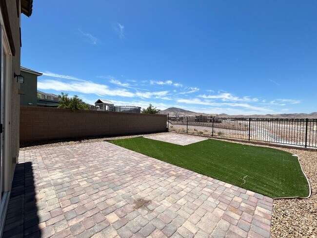 Building Photo - Inspirada 4-Bedroom 3-Bathroom Home!