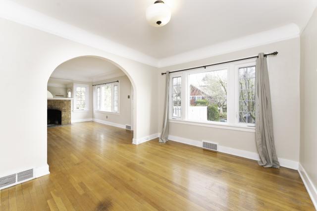 Building Photo - 4 bedroom in Seattle WA 98103