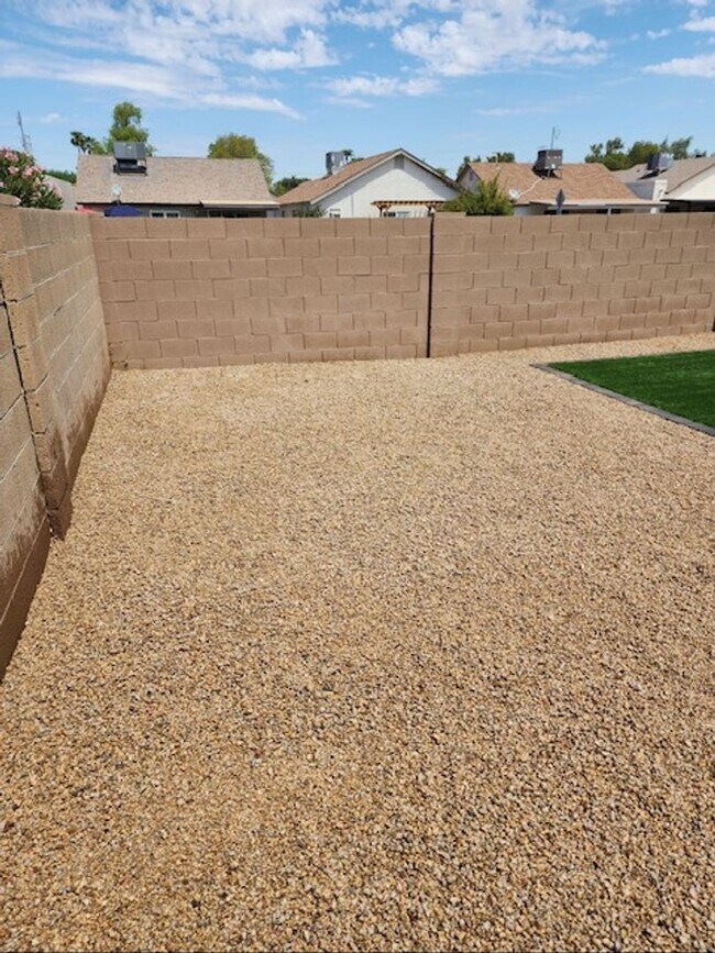 Building Photo - $1,975 For Lease SFH 3 Beds-2 Baths-2 Car ...