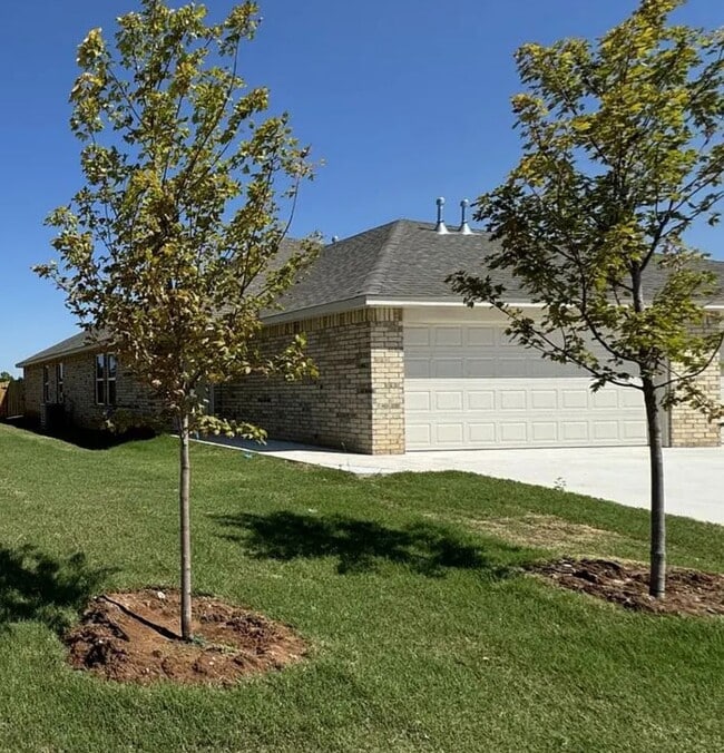 Building Photo - Welcome Home!