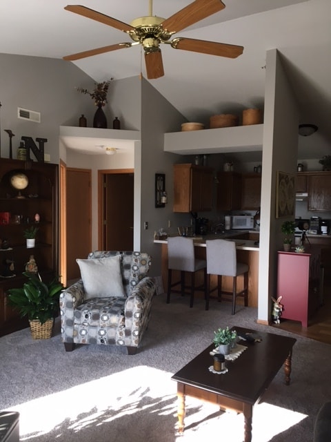 Building Photo - 135 W Oak Leaf Dr