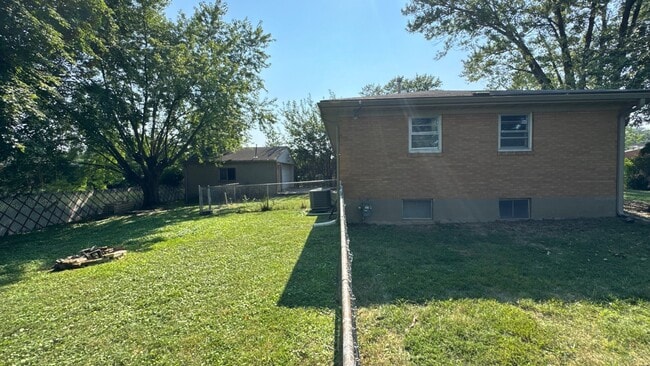 Building Photo - 7201 Gerber Ave