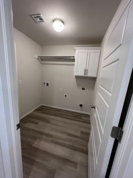 Building Photo - 13923 S Quincy St