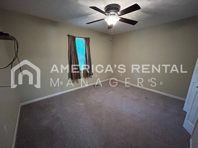 Building Photo - Home for rent in Lincoln!!! Available NOW!!!