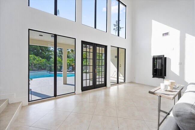 Building Photo - 12638 Quercus Ln